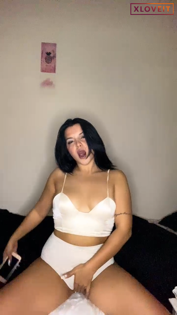 Tango Diana ifşa Beyazlar içinde twerk yaptı