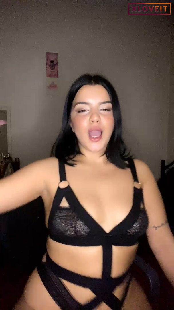 Tango Diana ifşa Seks kostümüyle dans etti
