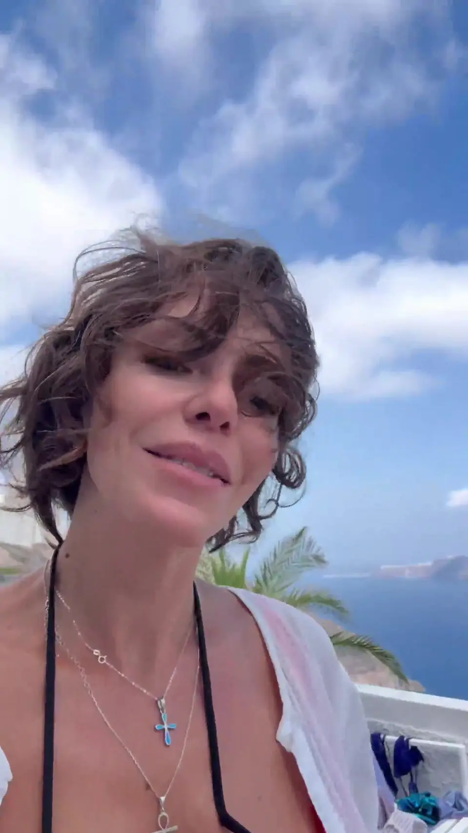 Karolin Fisekci Patreon Ifsa Santorini Beyaz Bikini Dikey — Türk ifşa