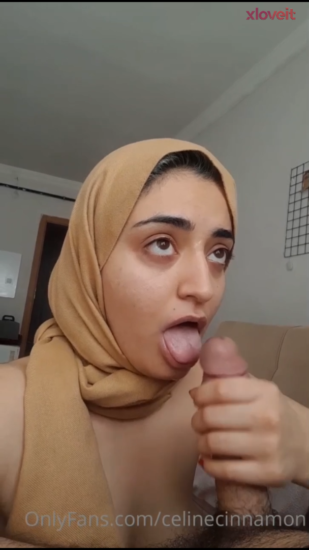 Türbanlı Sakso Celine Cinnamon dalgayı sömürdü