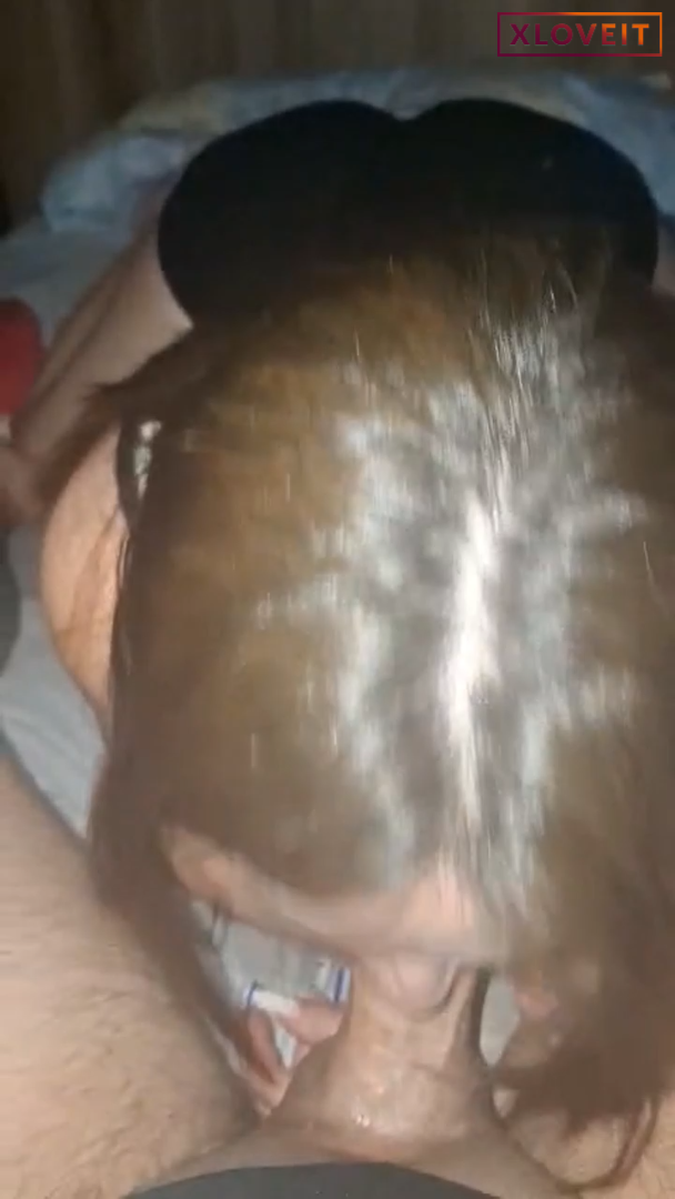 Türk Porno Türbanlı Biricik zevkle yarrak yaladı